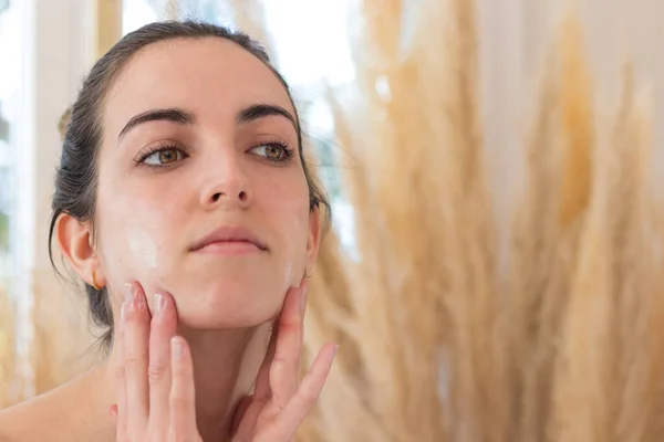 How To Get Rid Of Dry Flaky Skin On Face