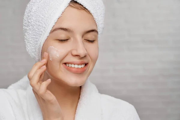 How To Treat Dry Skin On Face 2