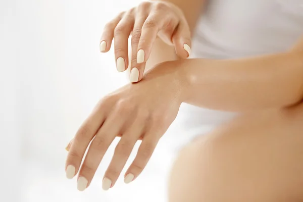 How To Remove Tan From Hands And Legs