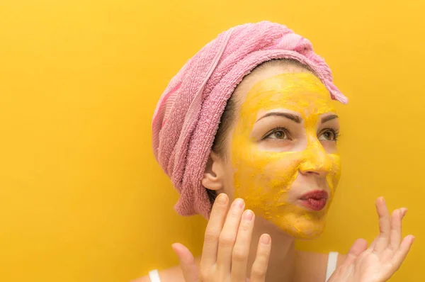 Hemani Turmeric Foaming Face Wash 