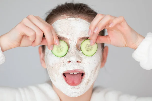 What To Apply On Face At Night Naturally